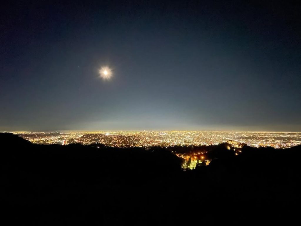 방선 후 Mt. Hollywood, LA의 밤을 걷다